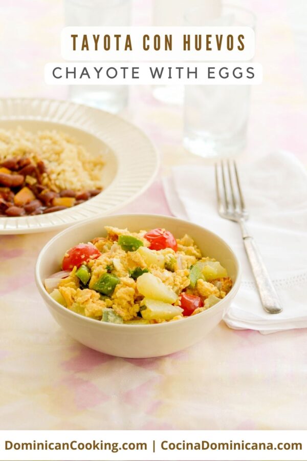 Tayota con huevos (chayote with eggs) recipe.