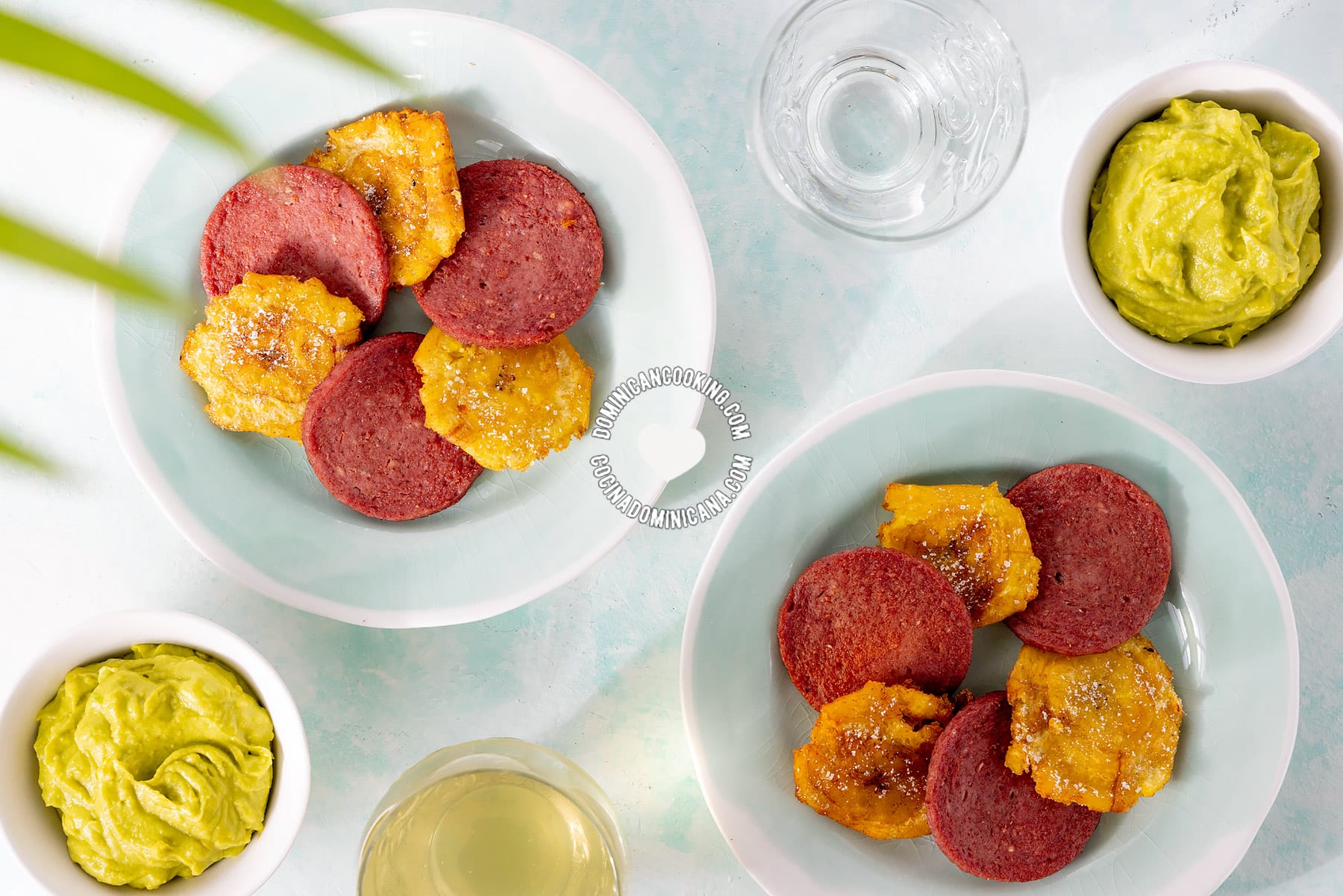 Tostones con salami.