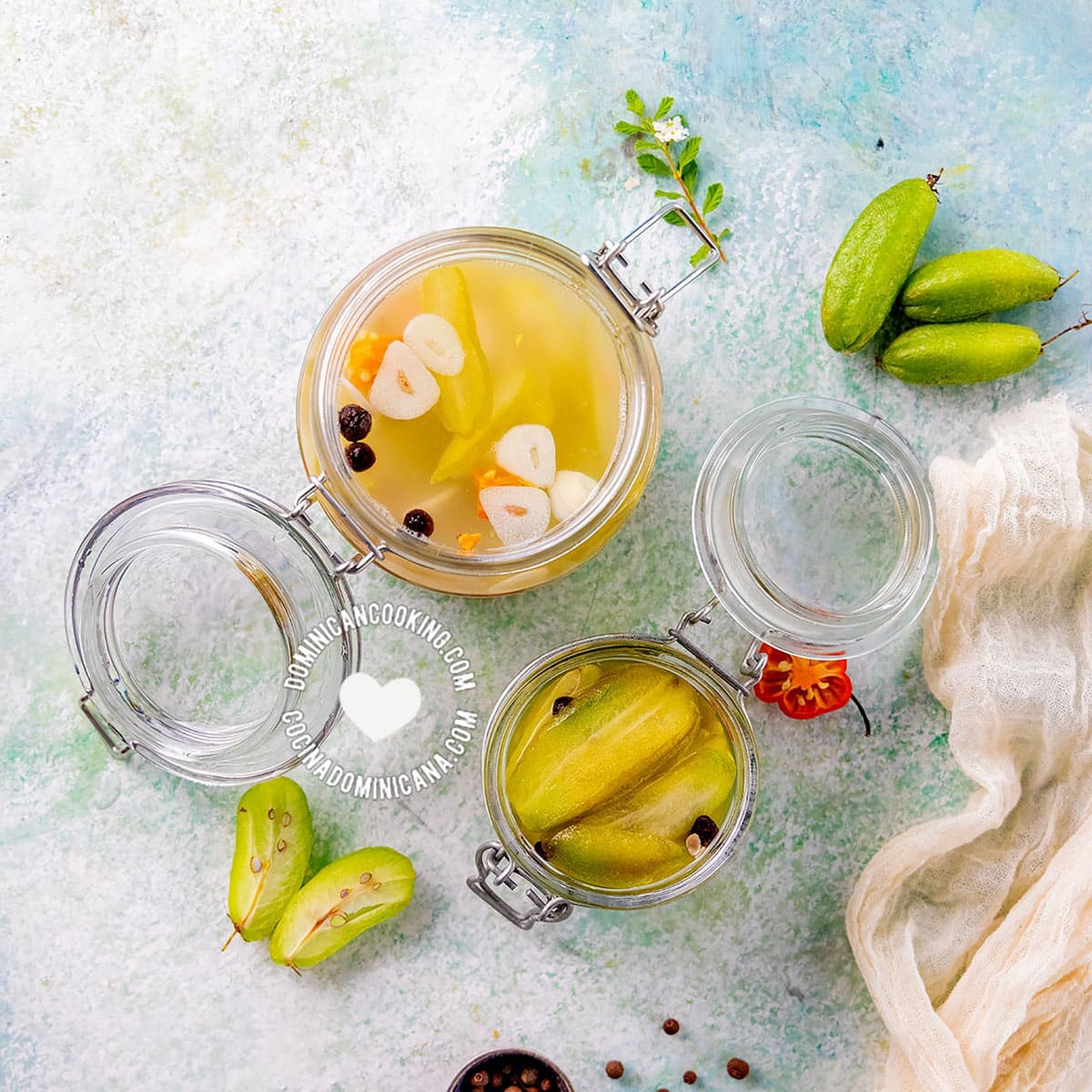 Vinagrillo vinagre (bilimbi vinegar).