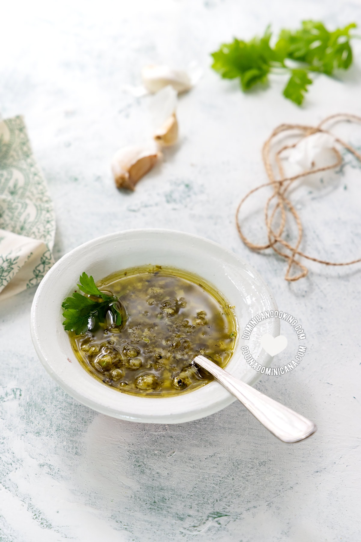 Wasakaka: dominican garlic sauce.