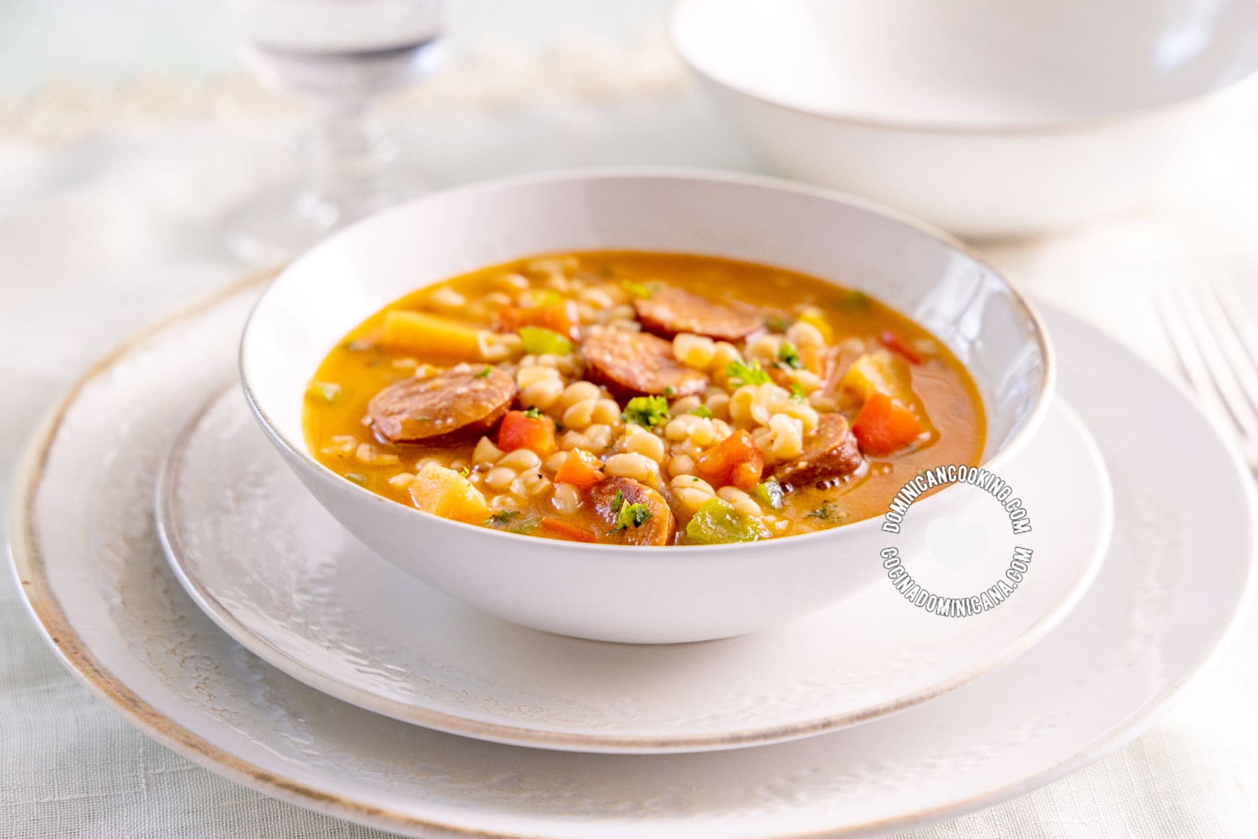 Habichuelas blancas guisadas (stewed small white beans)