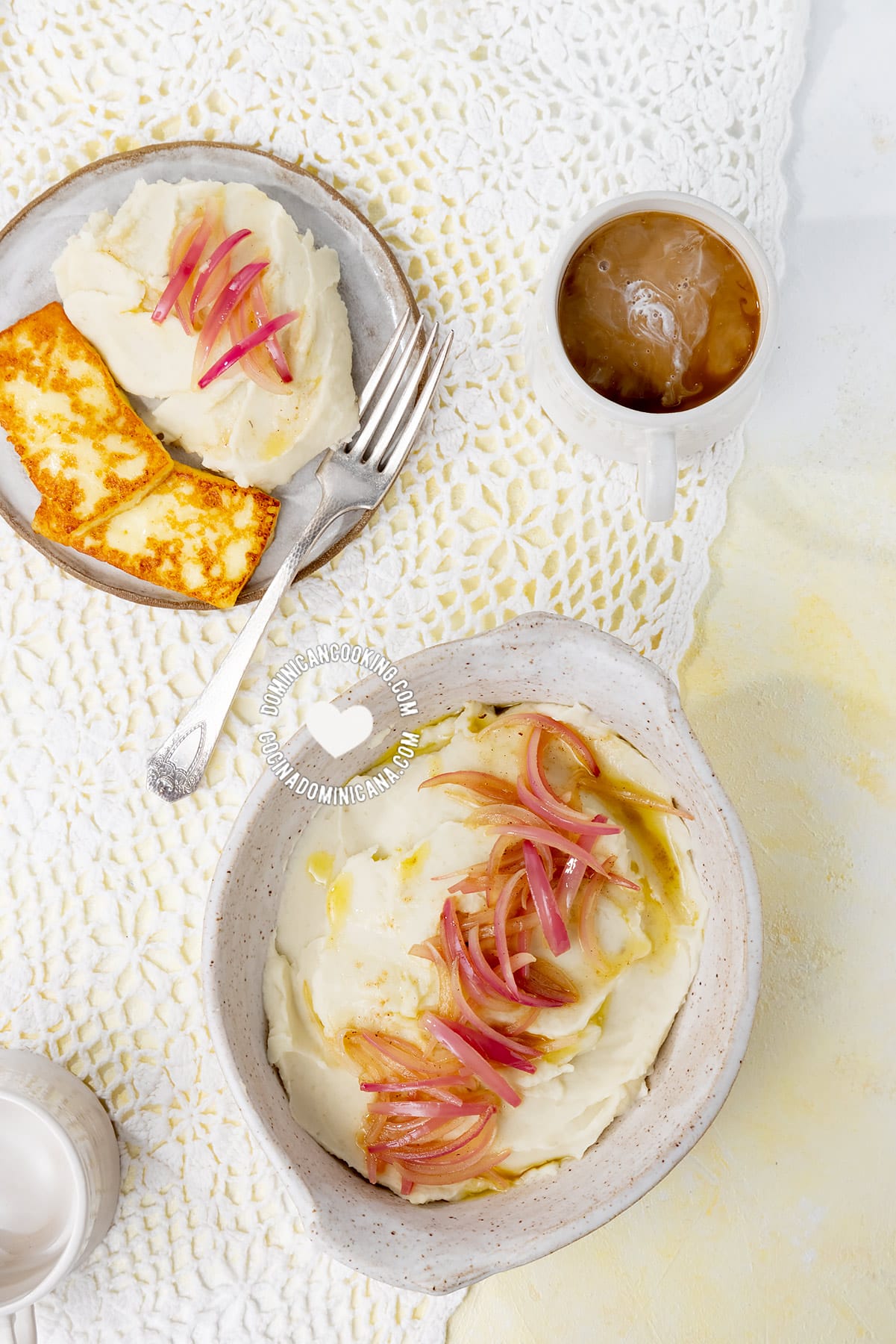 Yaut&iacute;a majada (mashed yaut&iacute;a).